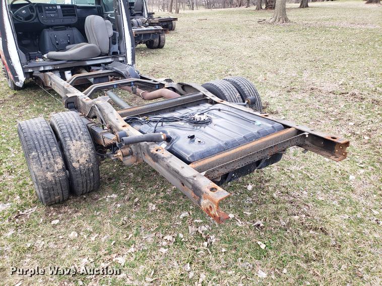 image for item DD4001 2010 Chevrolet Express G4500 cab and chassis