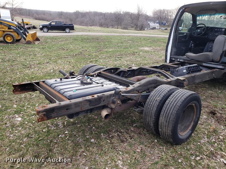 image for item DD4001 2010 Chevrolet Express G4500 cab and chassis