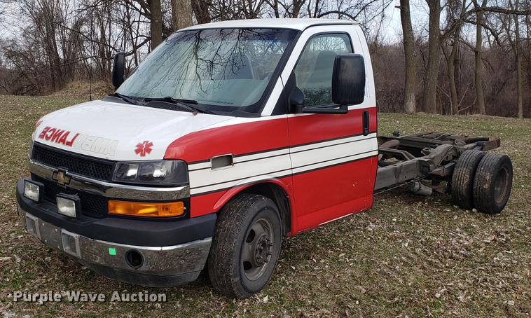 image for item DD4003 2010 Chevrolet Express G4500 cab and chassis
