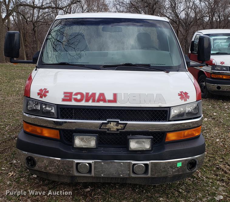 image for item DD4003 2010 Chevrolet Express G4500 cab and chassis