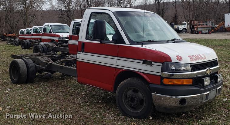 image for item DD4003 2010 Chevrolet Express G4500 cab and chassis