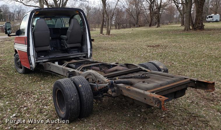 image for item DD4003 2010 Chevrolet Express G4500 cab and chassis