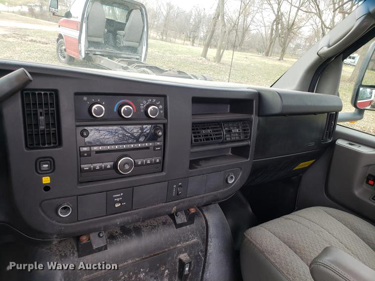 image for item DD4003 2010 Chevrolet Express G4500 cab and chassis