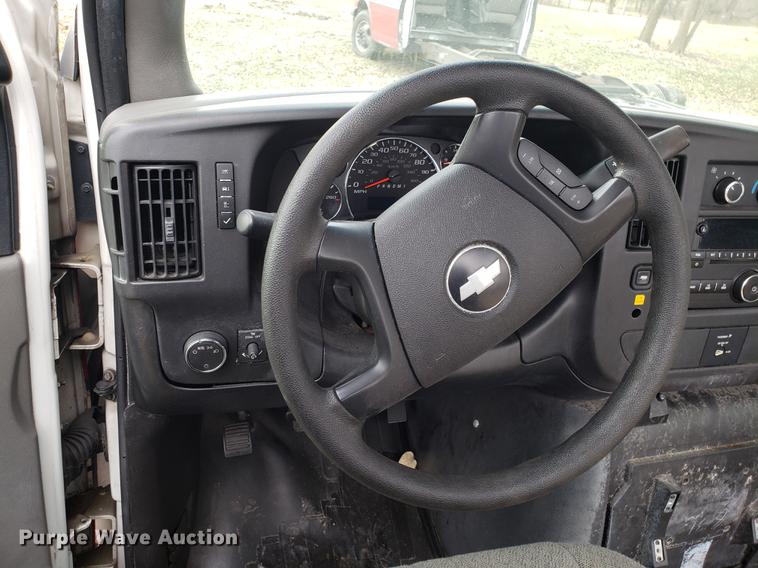image for item DD4003 2010 Chevrolet Express G4500 cab and chassis