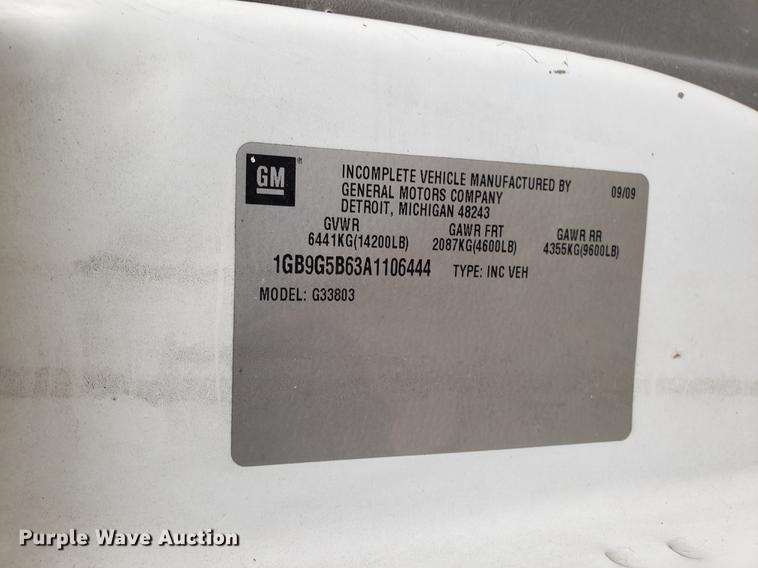 image for item DD4003 2010 Chevrolet Express G4500 cab and chassis