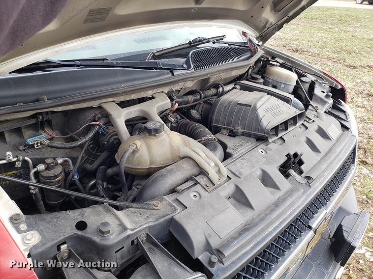 image for item DD4003 2010 Chevrolet Express G4500 cab and chassis