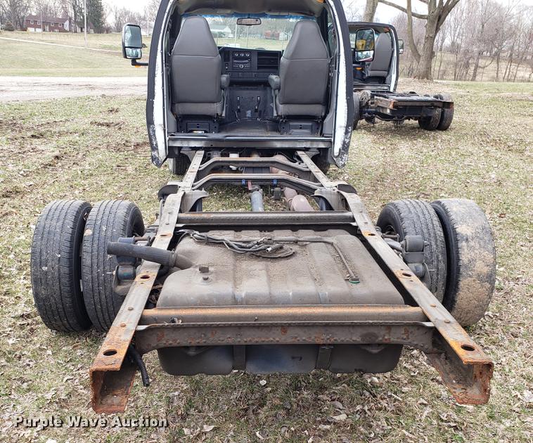 image for item DD4003 2010 Chevrolet Express G4500 cab and chassis