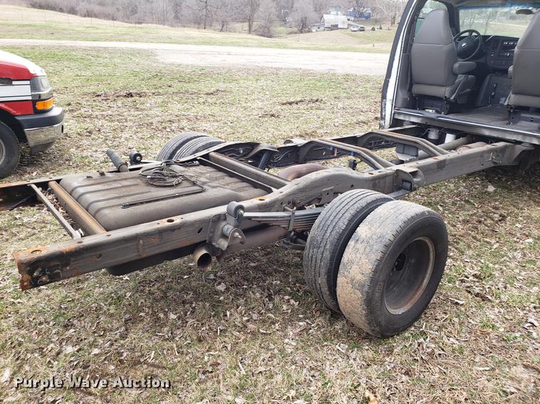 image for item DD4003 2010 Chevrolet Express G4500 cab and chassis