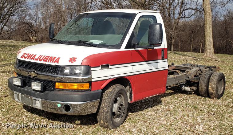 image for item DD4004 2010 Chevrolet Express G4500 cab and chassis
