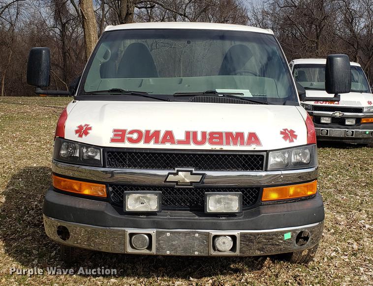 image for item DD4004 2010 Chevrolet Express G4500 cab and chassis