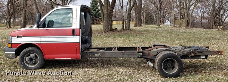 image for item DD4004 2010 Chevrolet Express G4500 cab and chassis