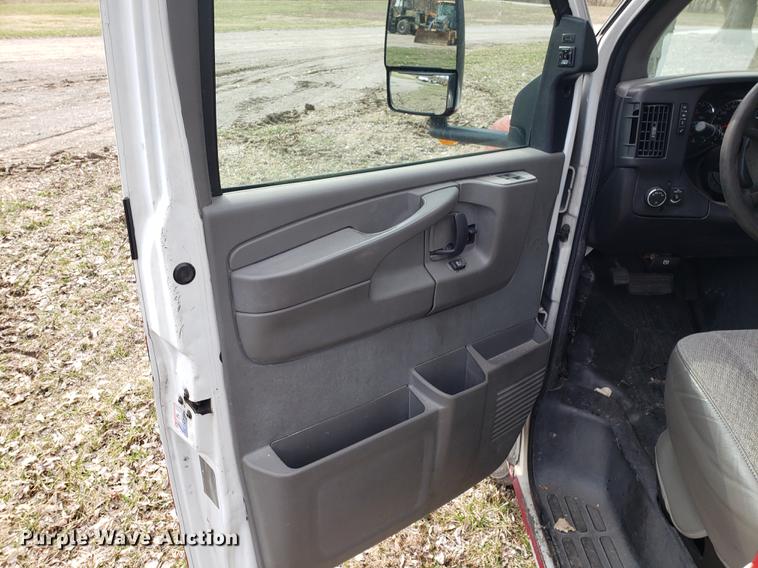 image for item DD4004 2010 Chevrolet Express G4500 cab and chassis