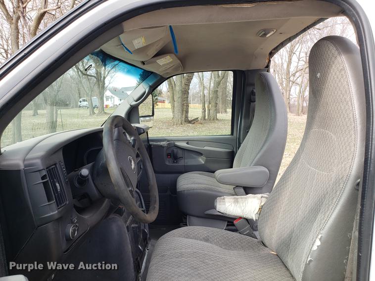 image for item DD4004 2010 Chevrolet Express G4500 cab and chassis