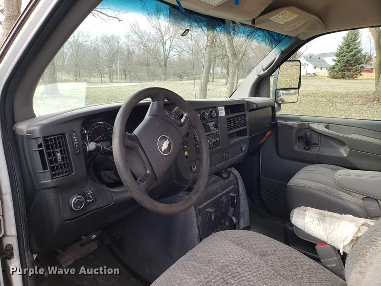 image for item DD4004 2010 Chevrolet Express G4500 cab and chassis