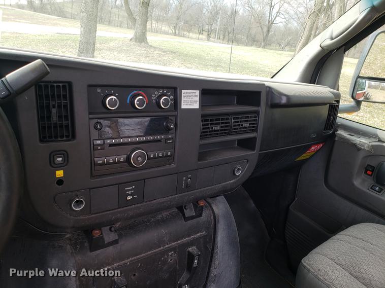 image for item DD4004 2010 Chevrolet Express G4500 cab and chassis