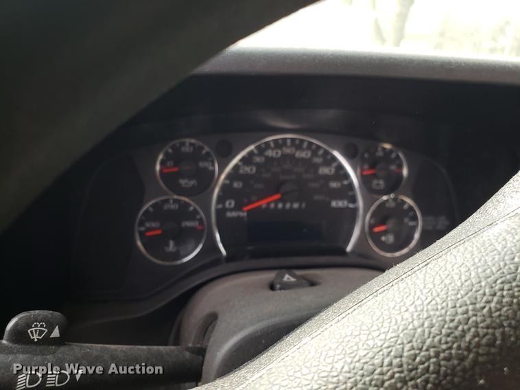 image for item DD4004 2010 Chevrolet Express G4500 cab and chassis