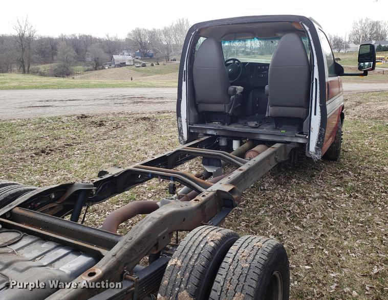 image for item DD4004 2010 Chevrolet Express G4500 cab and chassis