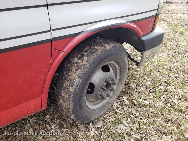 image for item DD4004 2010 Chevrolet Express G4500 cab and chassis