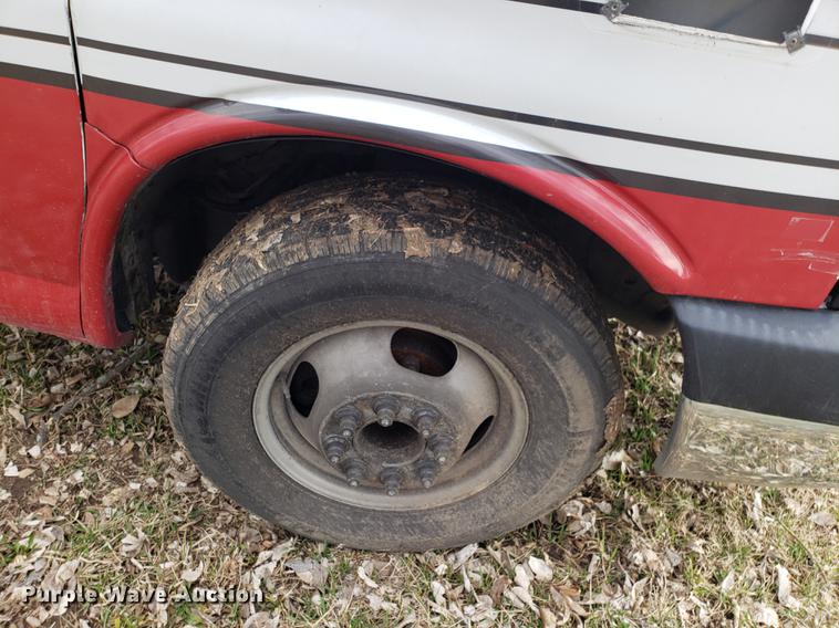 image for item DD4004 2010 Chevrolet Express G4500 cab and chassis