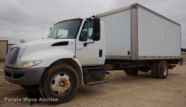 image for item DD8994 2005 International 4300 box truck
