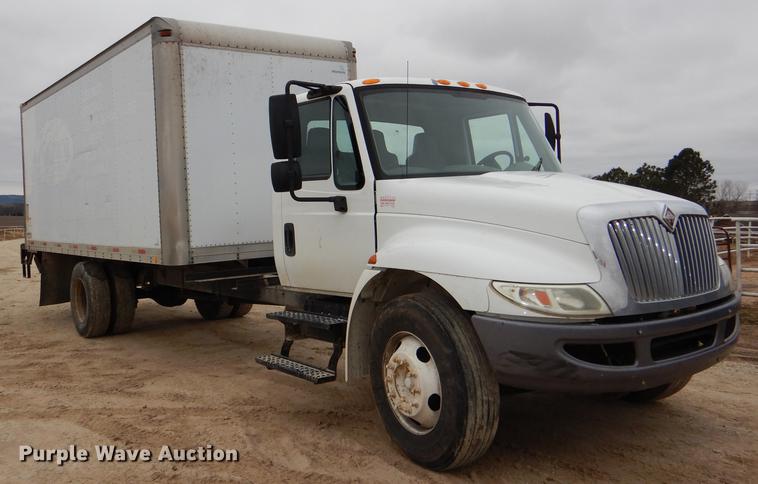 image for item DD8994 2005 International 4300 box truck
