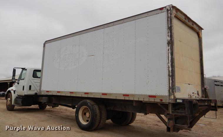 image for item DD8994 2005 International 4300 box truck