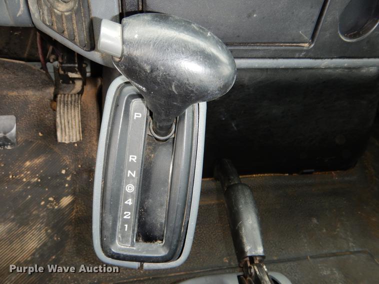 image for item DD8994 2005 International 4300 box truck