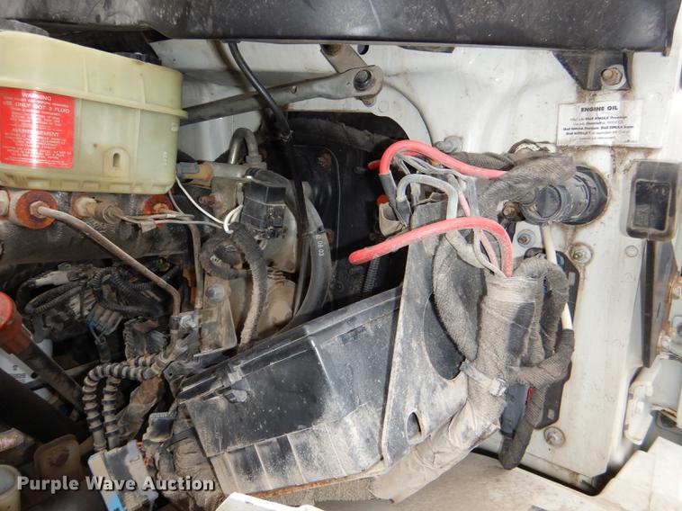 image for item DD8994 2005 International 4300 box truck