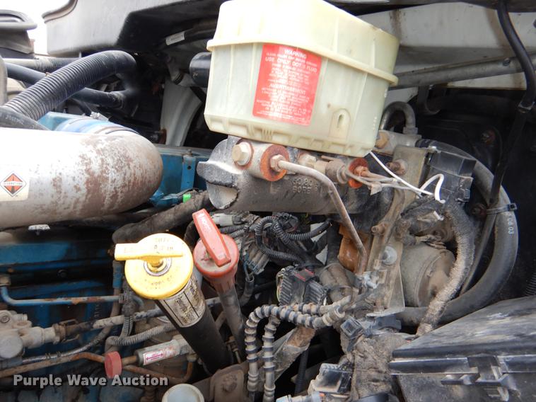 image for item DD8994 2005 International 4300 box truck