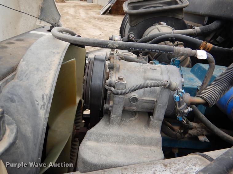 image for item DD8994 2005 International 4300 box truck