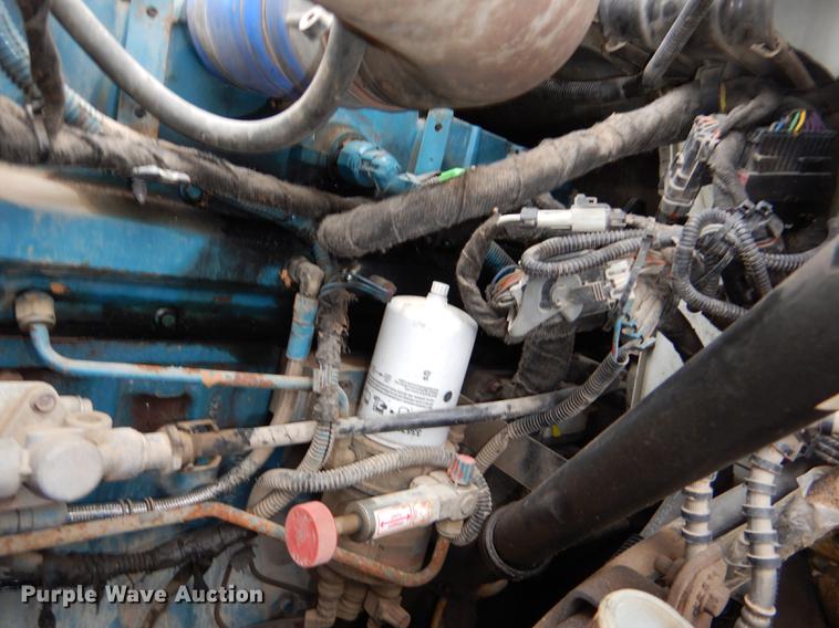 image for item DD8994 2005 International 4300 box truck