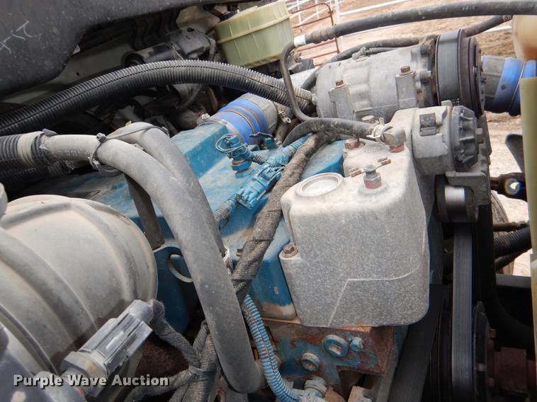 image for item DD8994 2005 International 4300 box truck