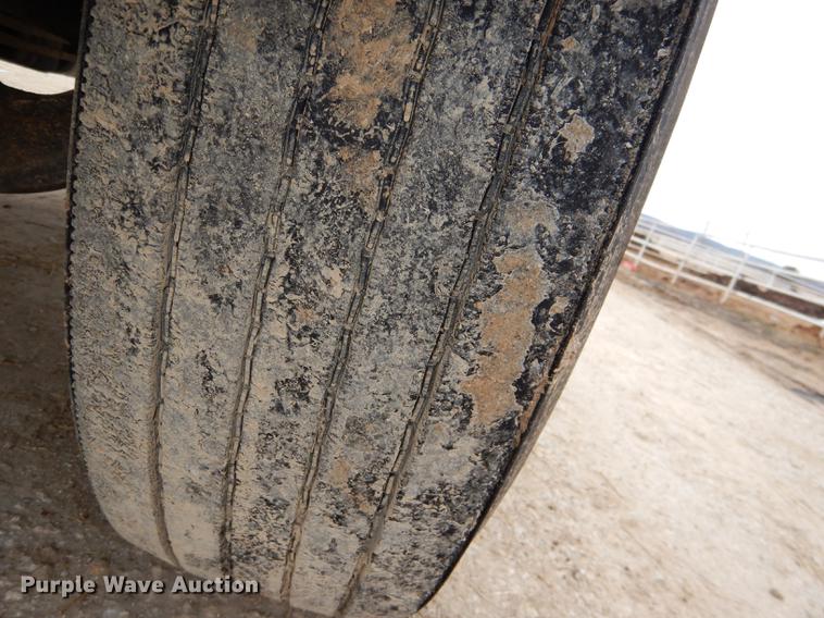 image for item DD8994 2005 International 4300 box truck