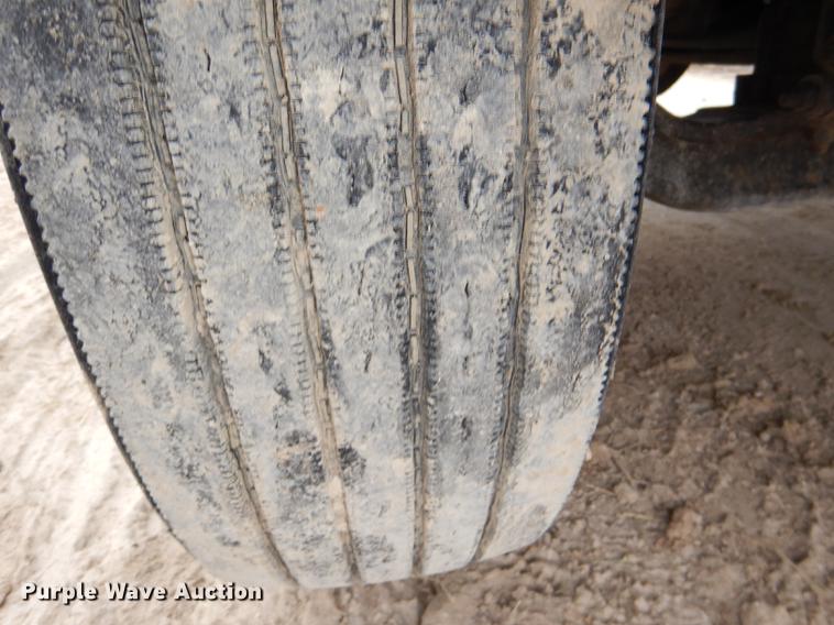 image for item DD8994 2005 International 4300 box truck