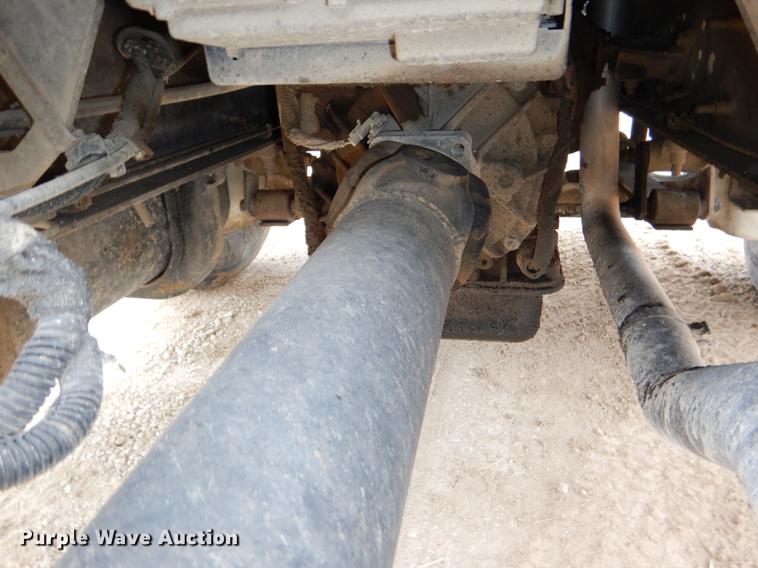 image for item DD8994 2005 International 4300 box truck