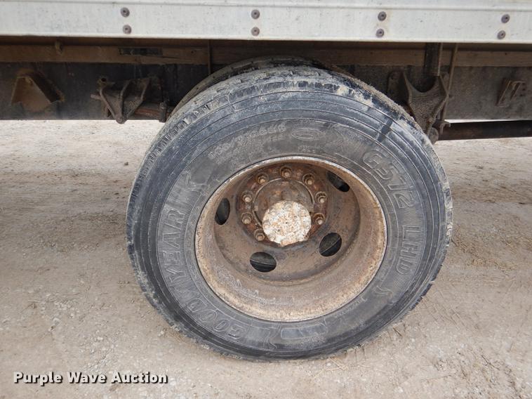 image for item DD8994 2005 International 4300 box truck