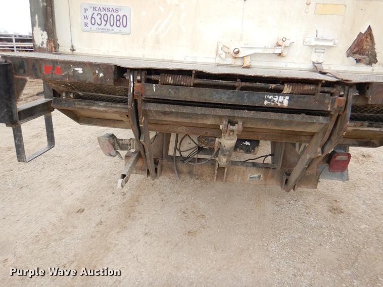 image for item DD8994 2005 International 4300 box truck