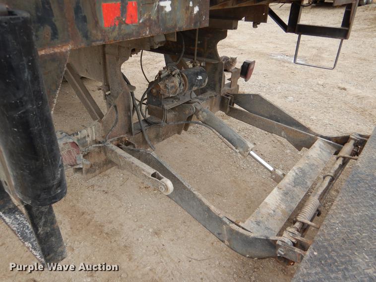 image for item DD8994 2005 International 4300 box truck