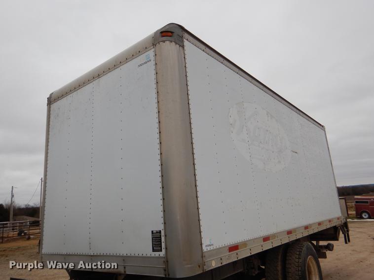 image for item DD8994 2005 International 4300 box truck