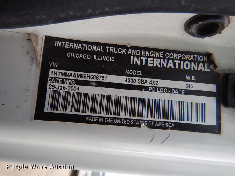 image for item DD8994 2005 International 4300 box truck