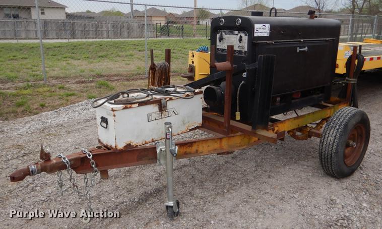 image for item DE3877 Lincoln SA200F163 welder