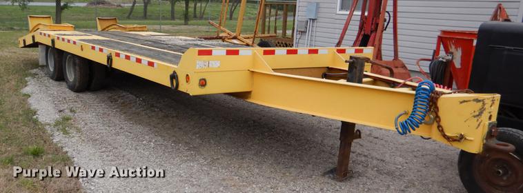 image for item DE3879 2005 Eager Beaver 10HA-P1 equipment trailer