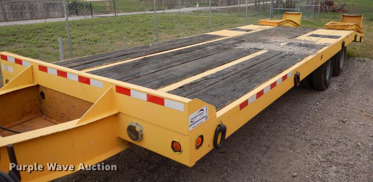 image for item DE3879 2005 Eager Beaver 10HA-P1 equipment trailer
