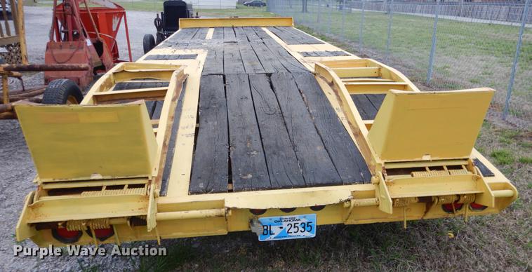 image for item DE3879 2005 Eager Beaver 10HA-P1 equipment trailer