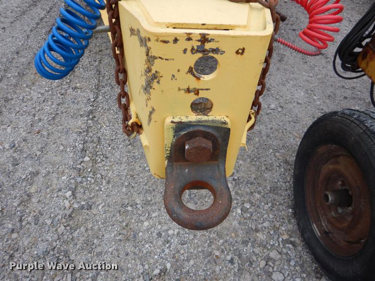 image for item DE3879 2005 Eager Beaver 10HA-P1 equipment trailer