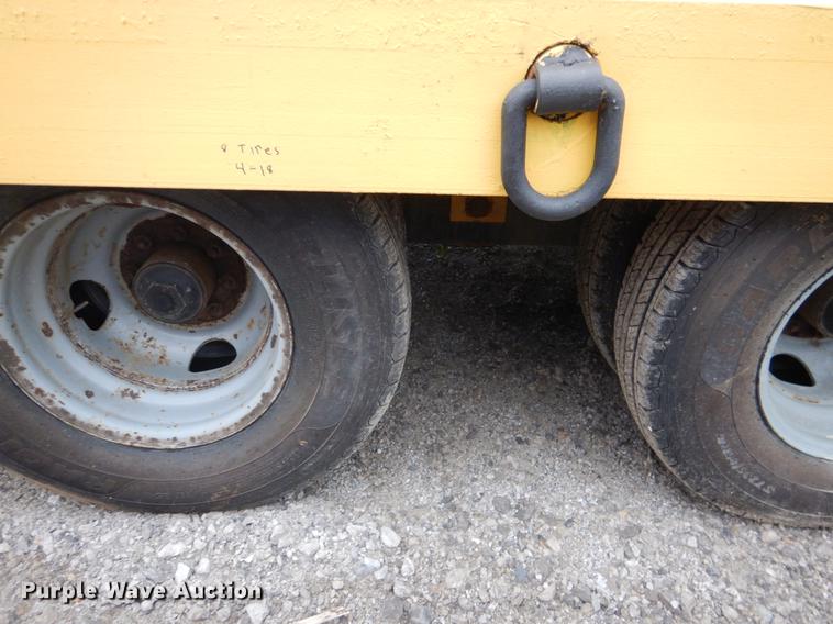 image for item DE3879 2005 Eager Beaver 10HA-P1 equipment trailer