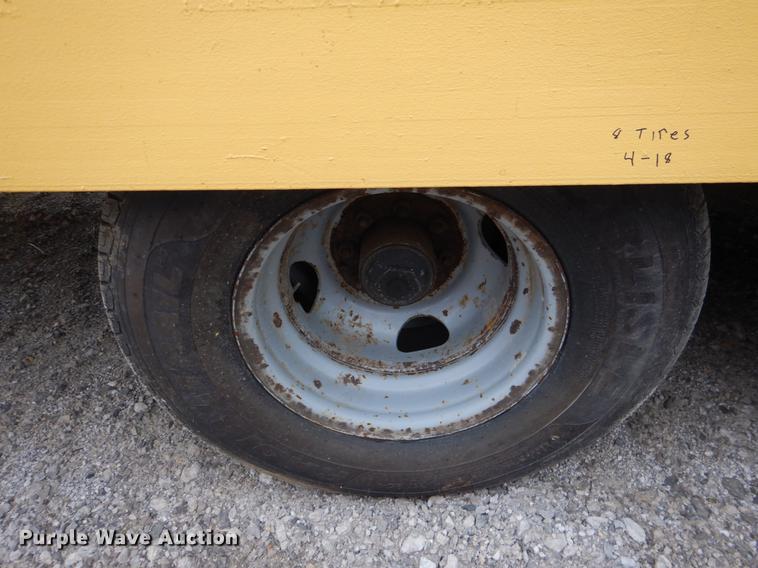 image for item DE3879 2005 Eager Beaver 10HA-P1 equipment trailer