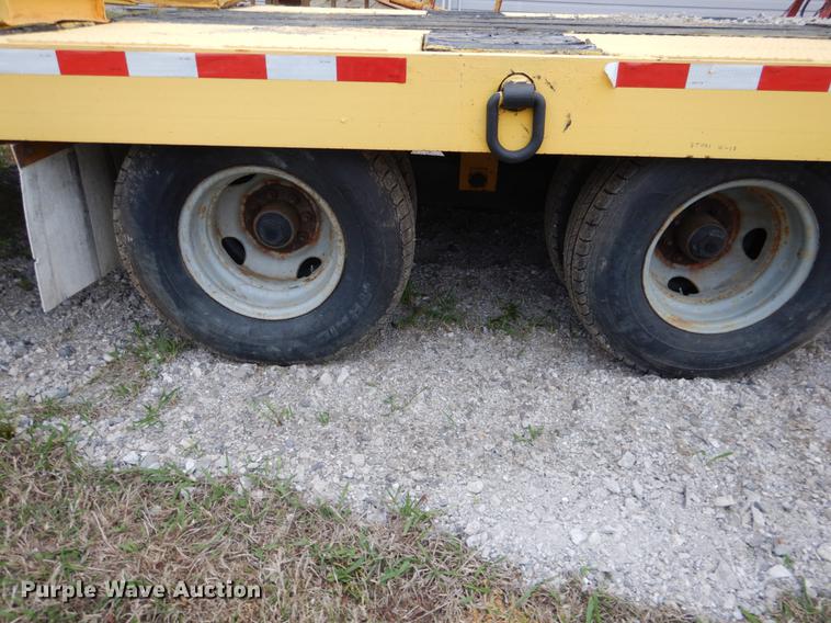 image for item DE3879 2005 Eager Beaver 10HA-P1 equipment trailer