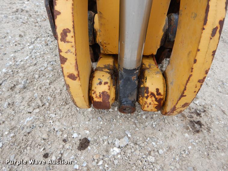 image for item DE6082 Caterpillar BH30 skid steer backhoe attachment