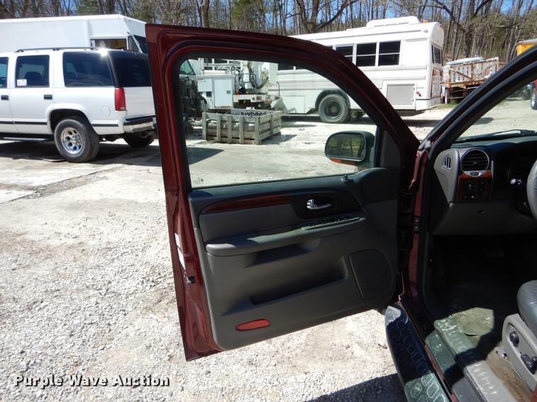 image for item DE8280 2004 GMC Envoy SLT SUV